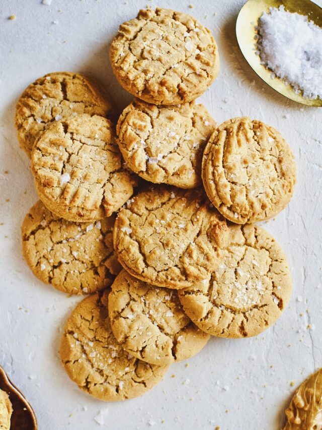 Crunchy Peanut Butter Cookies, the best recipe for healthy and soft peanut cookies of your dreams!