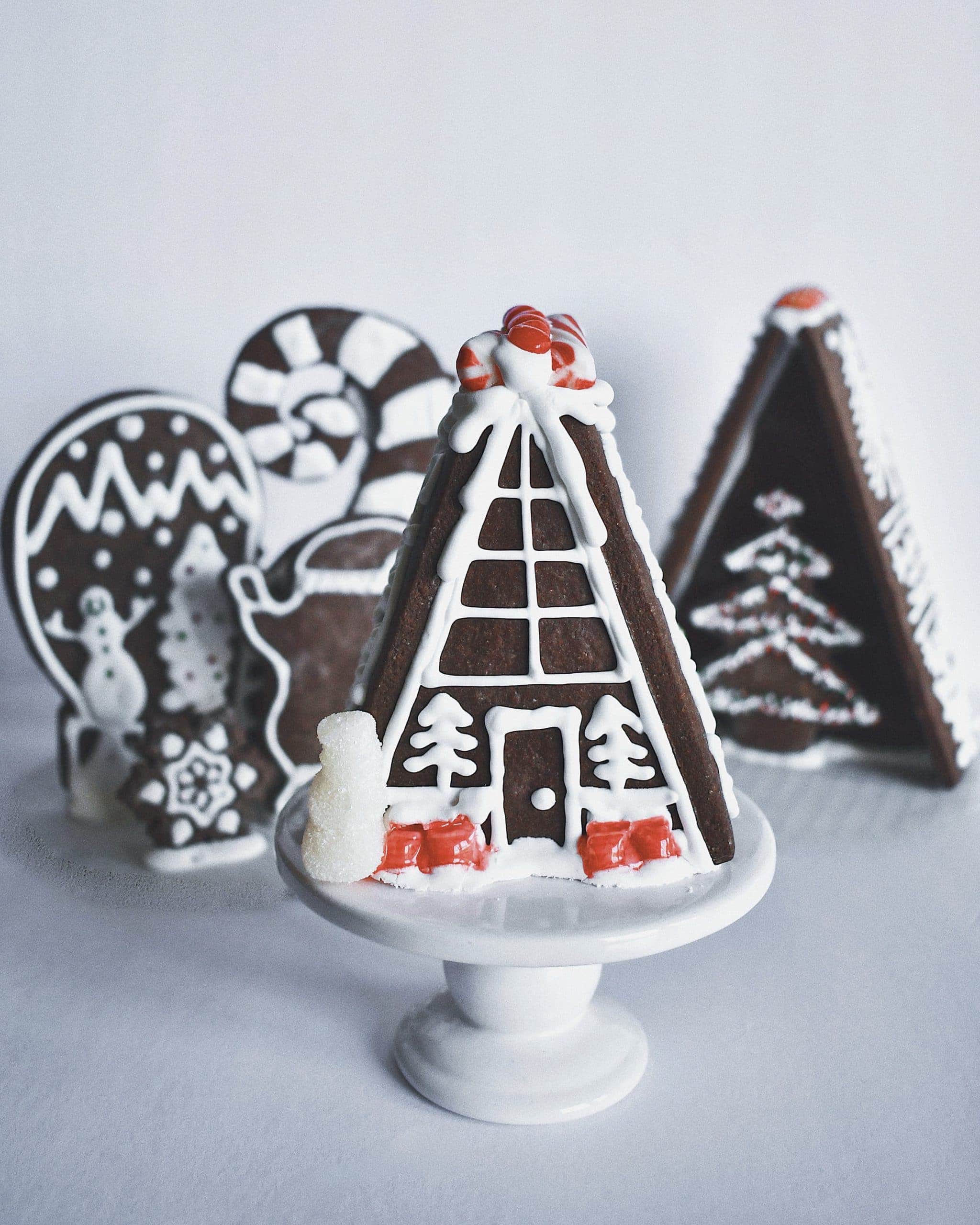Oreo "Gingerbread" Houses - KendellKreations