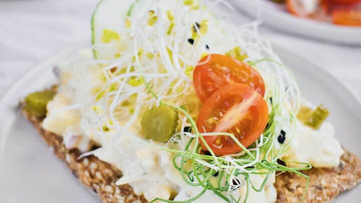 CAF6AB51-D24A-4FF6-8A49-