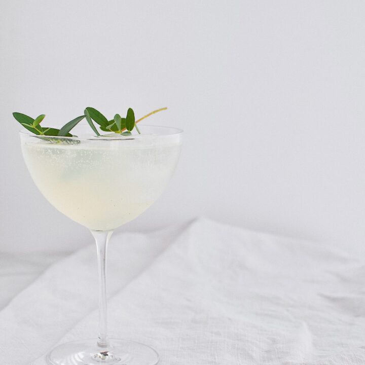 Sparkling Pear and Elderflower Lemonade