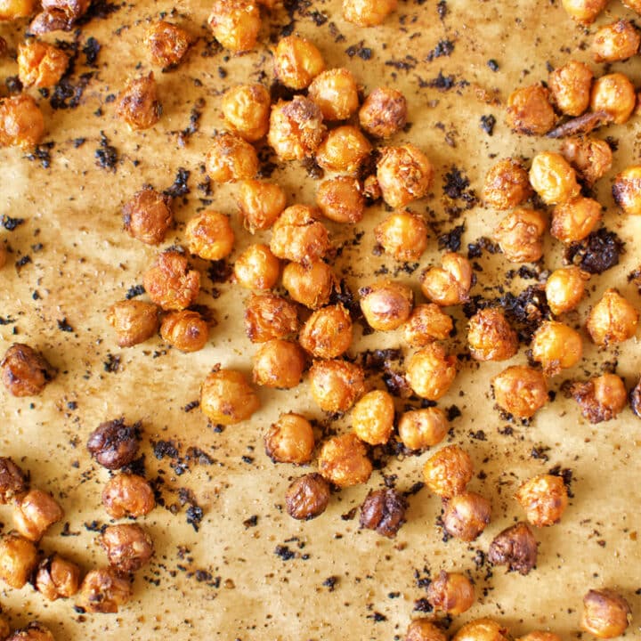 Finished Crispy Roasted Chickpeas ready to eat.