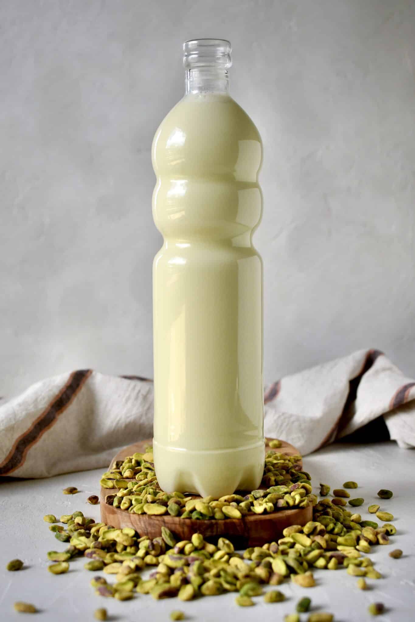 How to Foam Pistachio Milk at Home (No Steamer Necessary) - Táche – TÁCHE