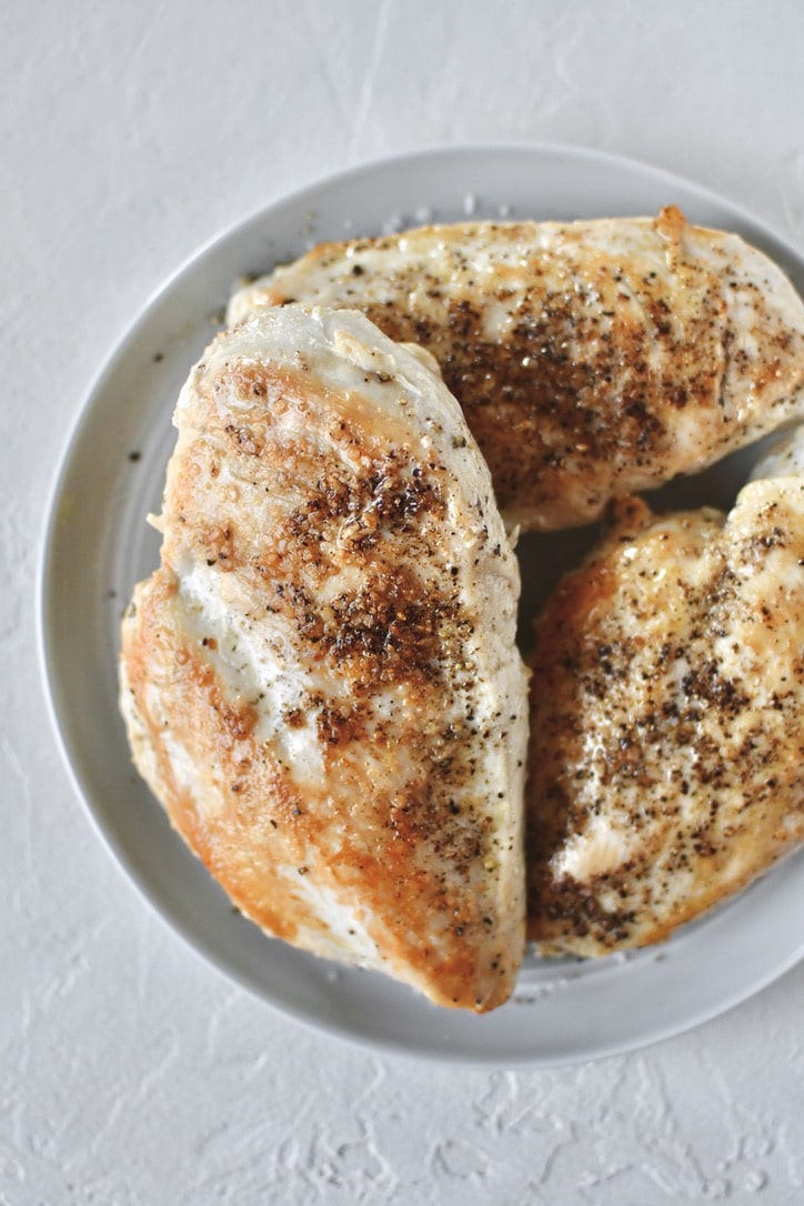 Seared chicken breasts for th chicken shepherds pie.