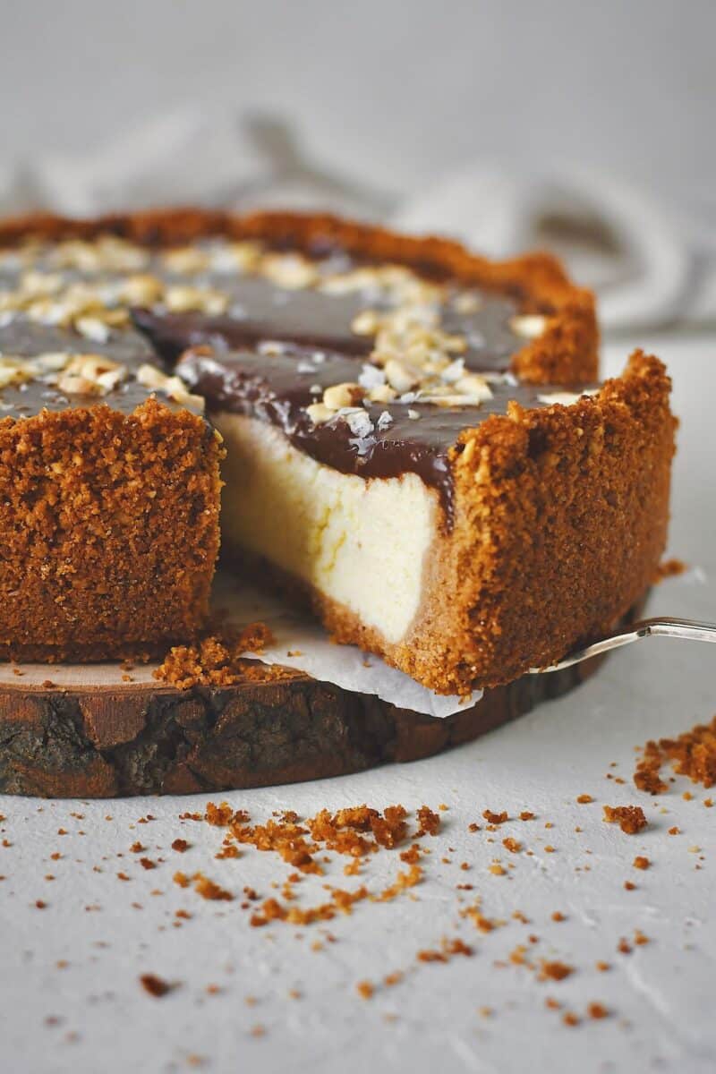 Carving out the first slice from this decadent Italian Cheesecake.
