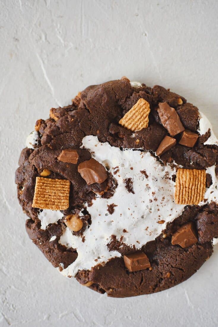 A Chocolate Marshmallow Cookies ready to eat.