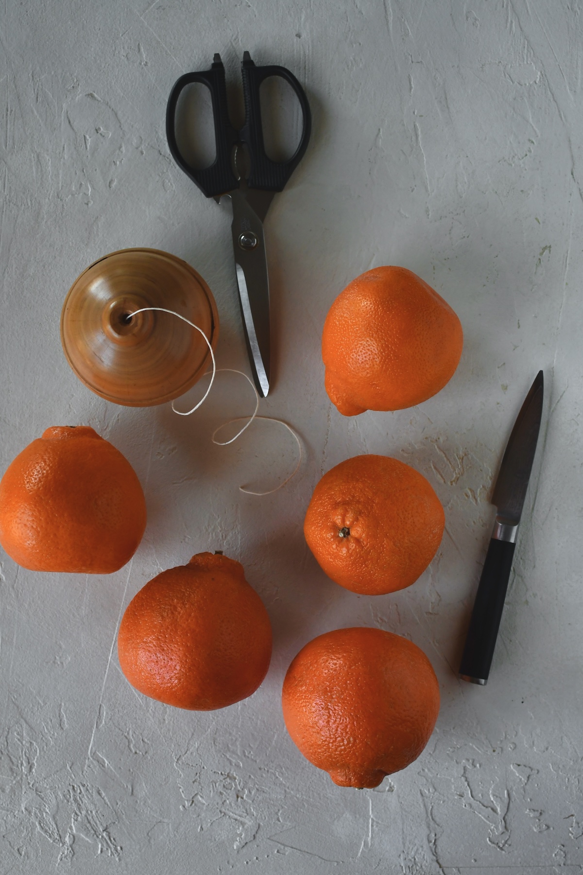 What you need to make an Orange Peel Star Garland.